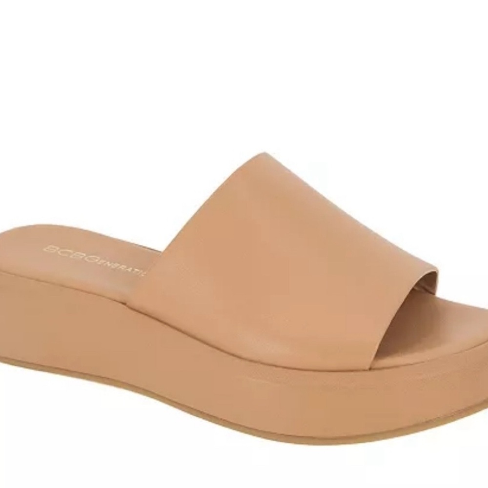 BCBGENERATION Women's Farah Tan Slip-on Flatform Sandal Size 9.5